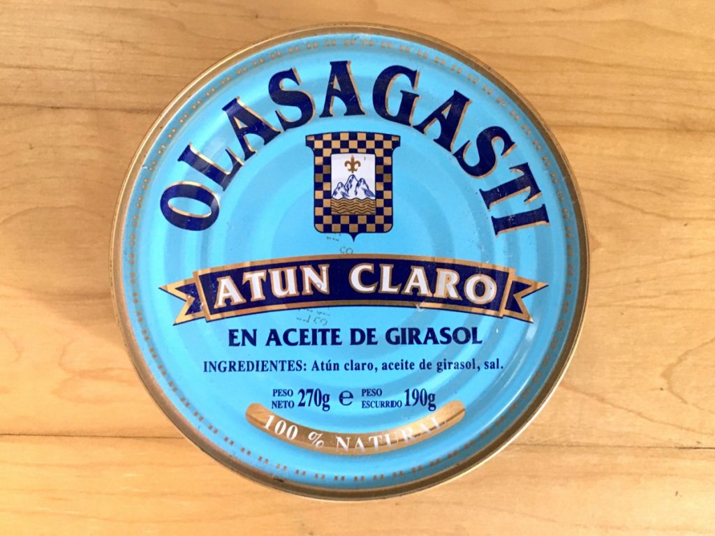 Lata litografiada descatalogada de atún claro Olasagasti para explicar el origen de los tarros y las latas de conserva