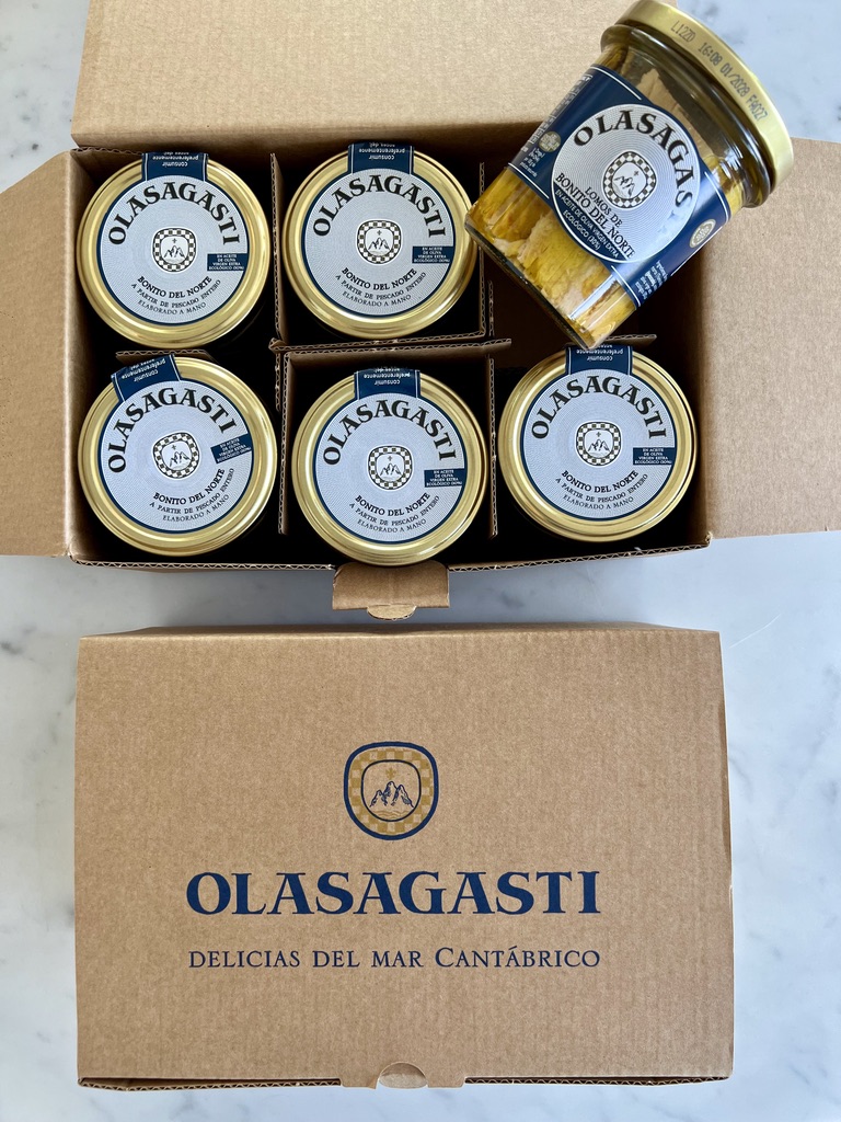 Cajas de cartón de 6 unidades para los tarros de conservas Olasagasti.